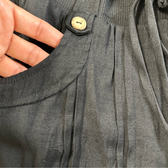 Rhapsody Neutral Black Sleeveless Romper with pockets - Picture 5 of 11